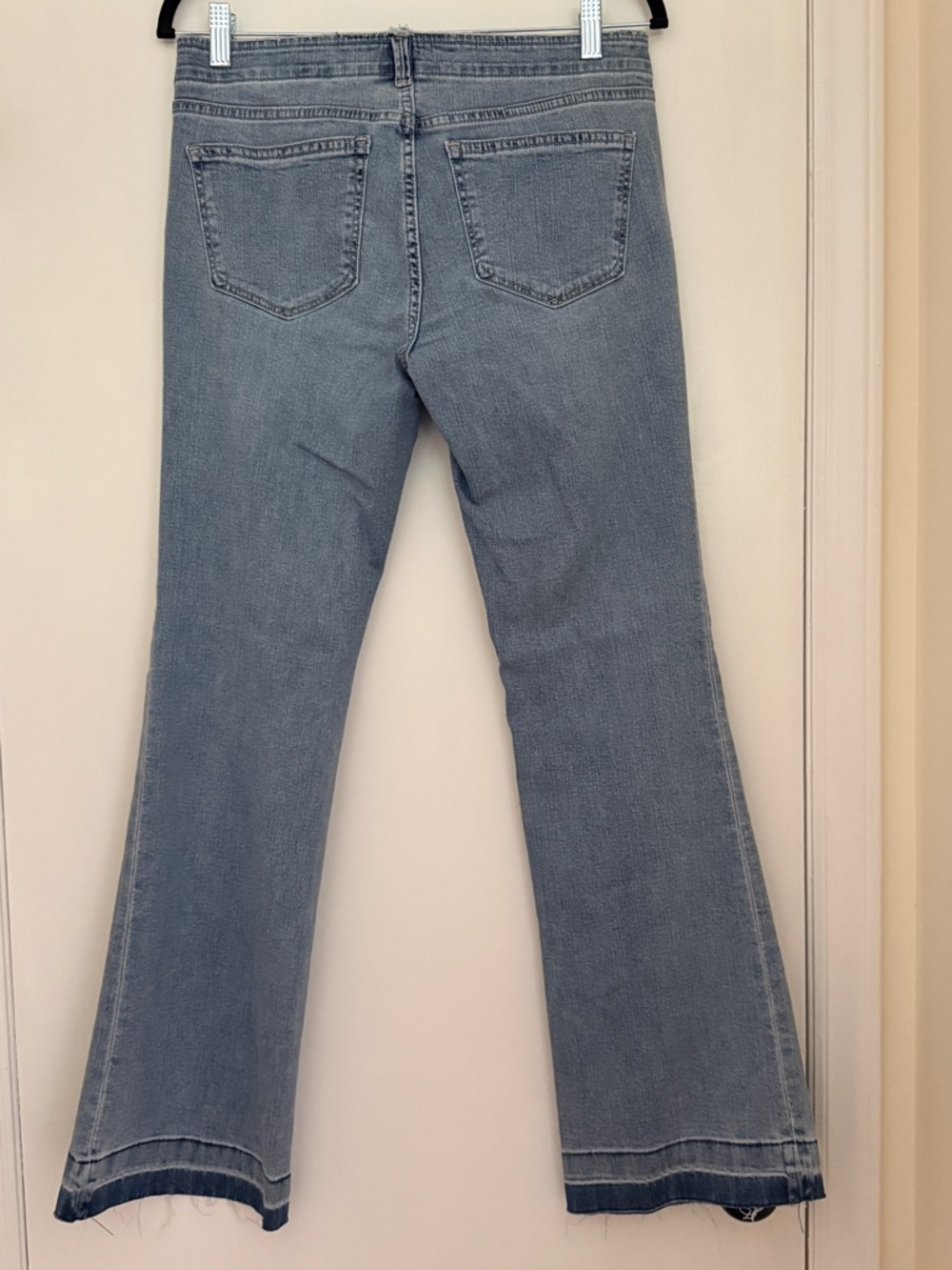 GAP Women's Bootcut Jeans in Light Blue Wash - Picture 3 of 7